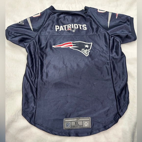 New England Patriots Pet Costume - Picture 4 of 9